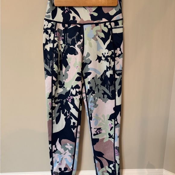 Sweaty Betty Super Sculpt High-Rise Floral Print Performance Leggings - Picture 2 of 5